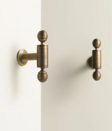 HeritageGrip T-Stangengriff aus Massivmessing – Antiker Möbelgriff im Retro-Stil | 192 mm Lochabstand | Langlebige Premium Qualität